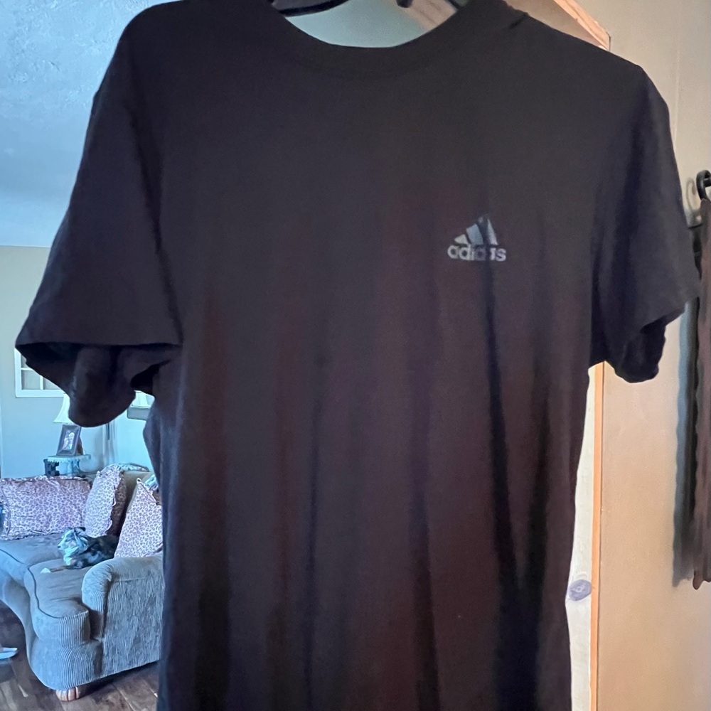 Adidas mens tee shirt large/ black